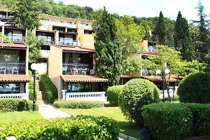 Village Hotel 3*