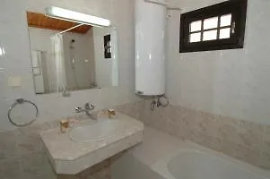 Village Hotel 3*
